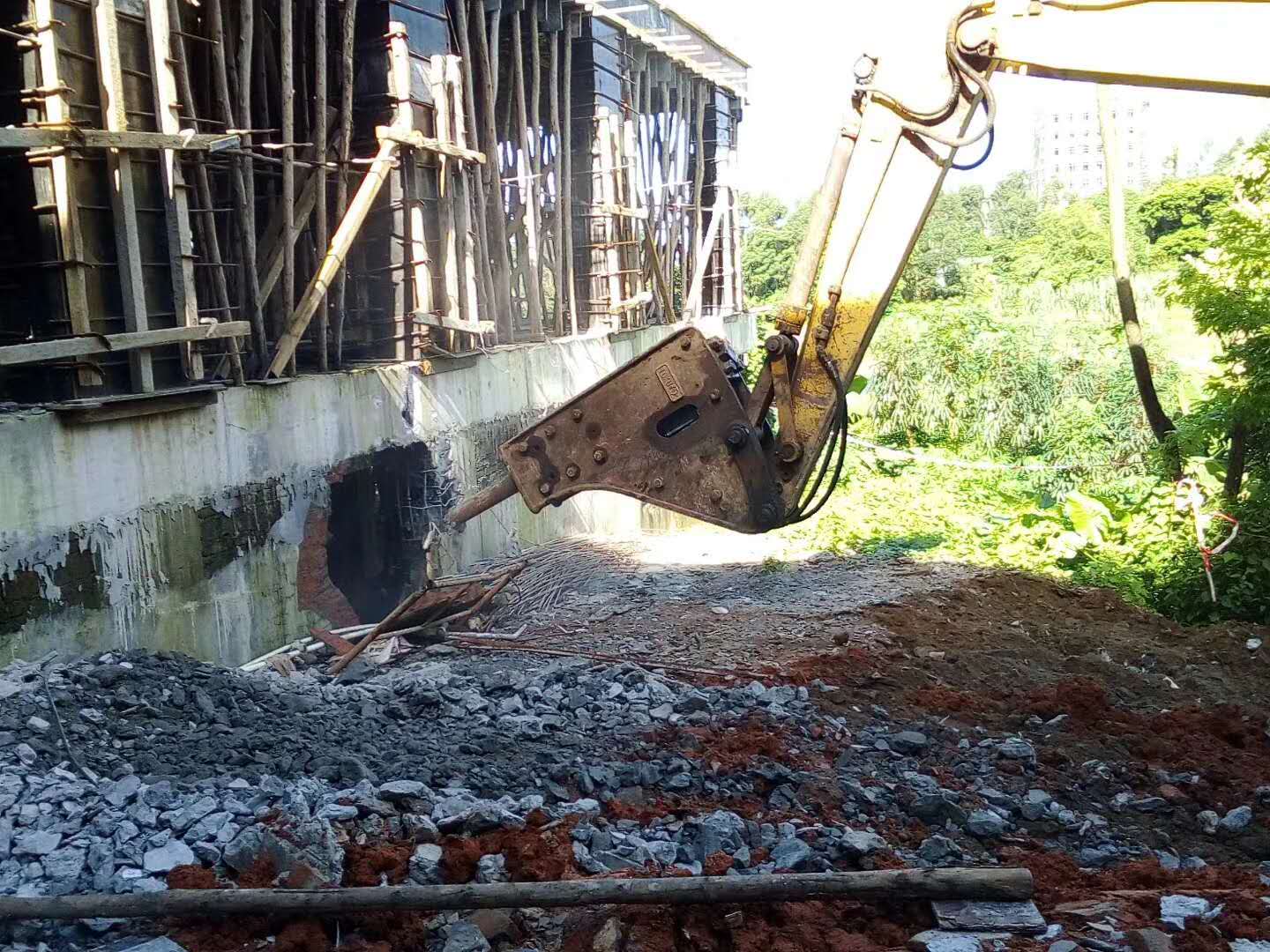 雷州多部门联合执法